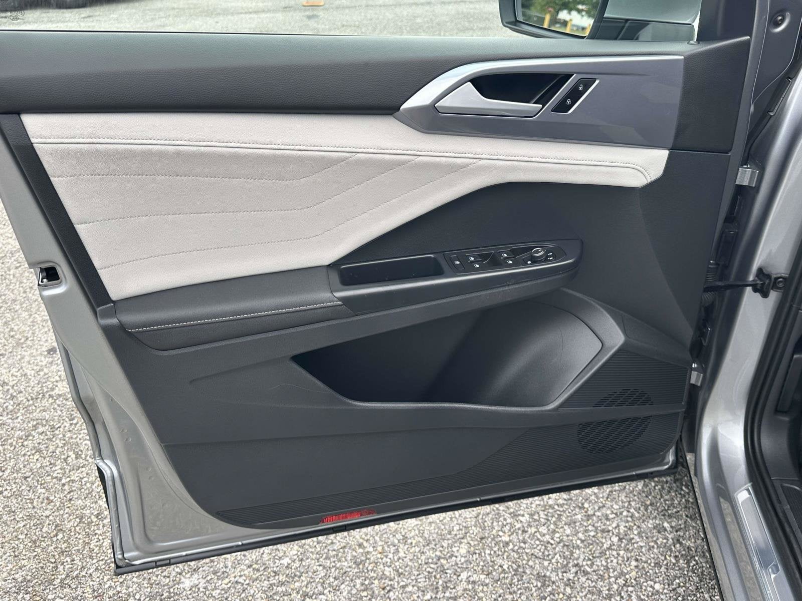 2025 Volkswagen Taos SEL