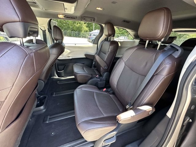 2021 Toyota Sienna Base