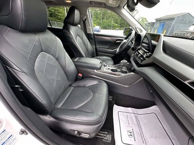 2022 Toyota Highlander Platinum