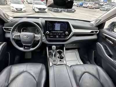 2022 Toyota Highlander Platinum