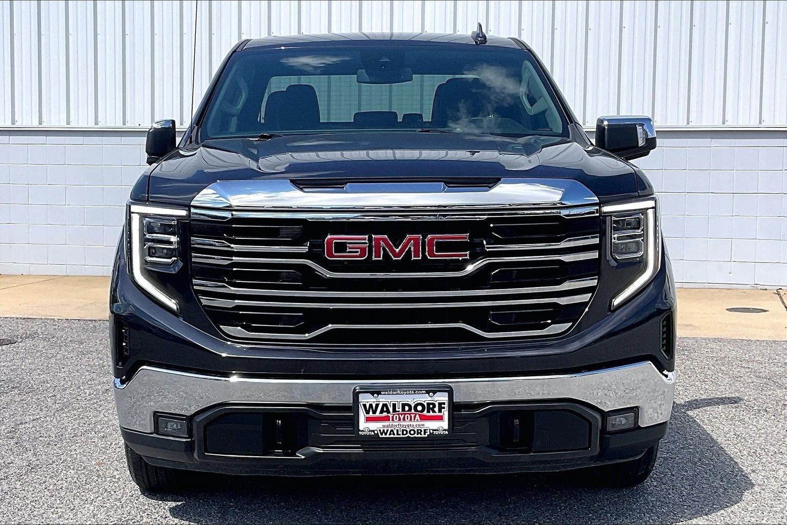 2025 GMC Sierra SLT