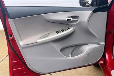 2013 Toyota COROLLA LE