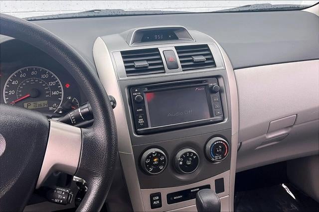 2013 Toyota COROLLA LE