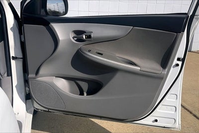 2011 Toyota COROLLA LE