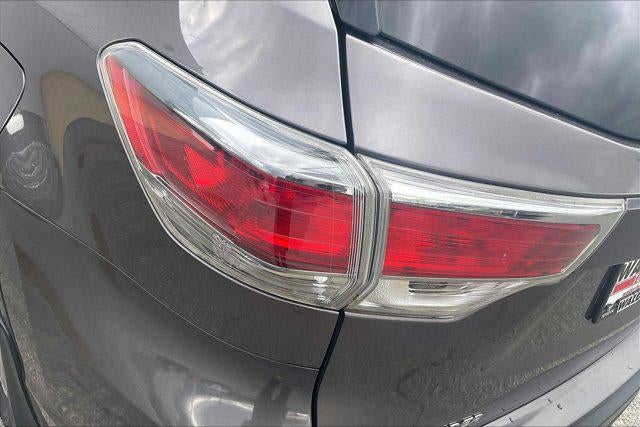 2016 Toyota HIGHLANDER LE Plus