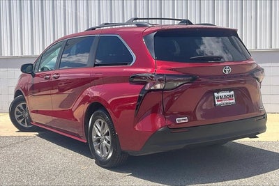 2023 Toyota Sienna XLE