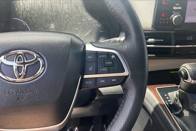 2023 Toyota Sienna XLE