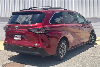 2023 Toyota Sienna XLE