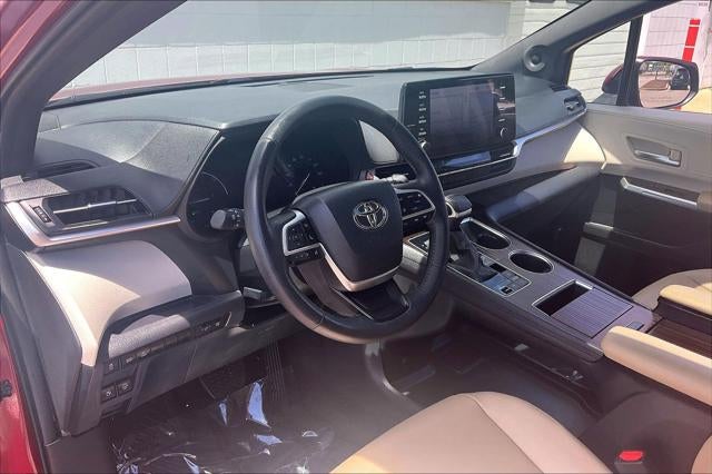 2023 Toyota Sienna XLE
