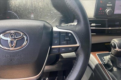 2023 Toyota Sienna XLE