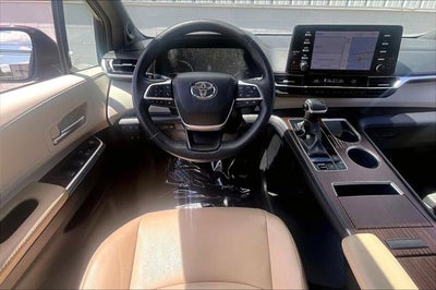 2023 Toyota Sienna XLE