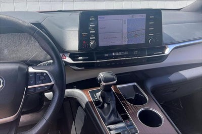2023 Toyota Sienna XLE