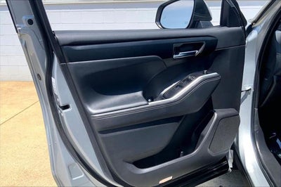 2025 Toyota Highlander XLE