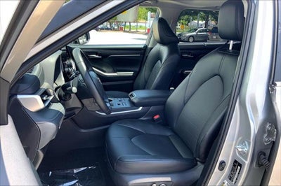 2025 Toyota Highlander XLE