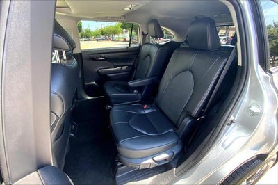 2025 Toyota Highlander XLE