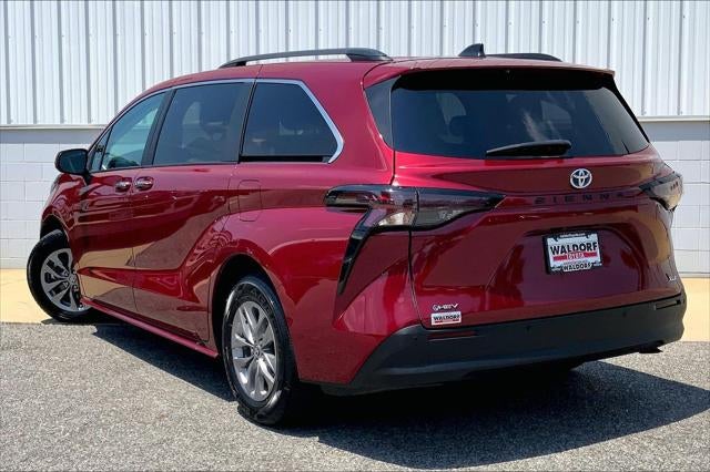 2025 Toyota Sienna XLE