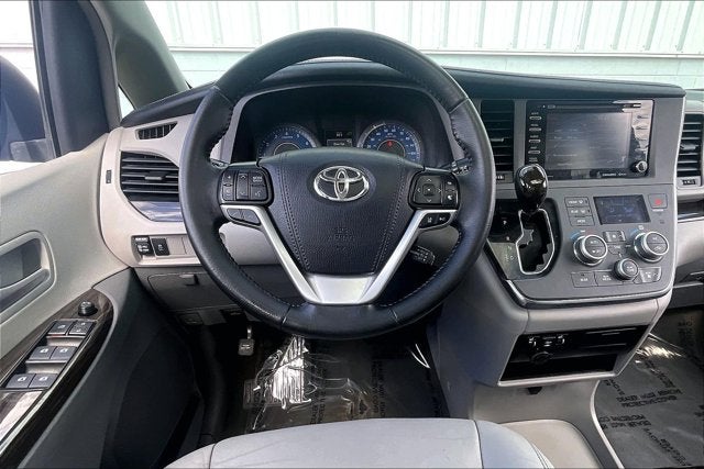 2019 Toyota SIENNA XLE 3.5L XLE