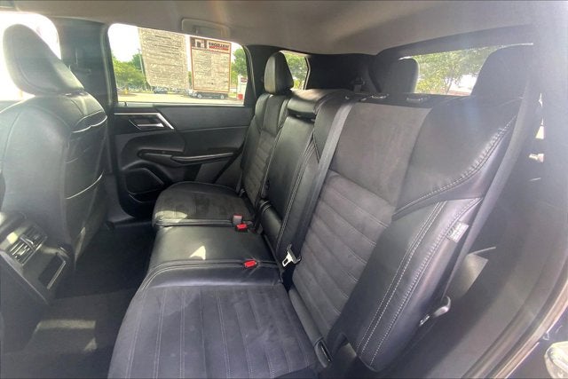 2022 Mitsubishi Outlander SE