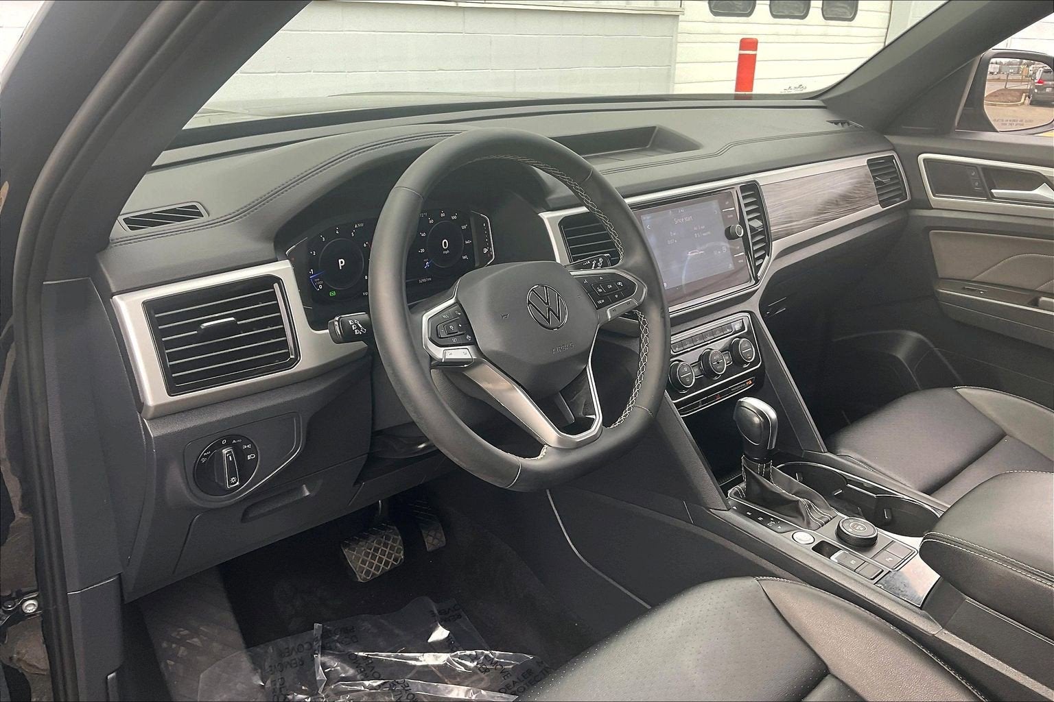 2022 Volkswagen Atlas Cross Sport 2.0T SE w/Technology