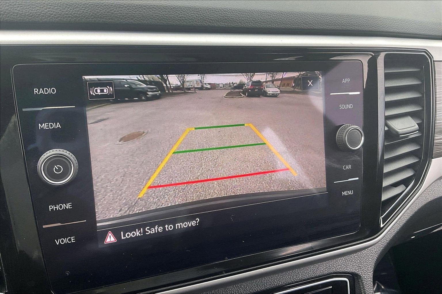 2022 Volkswagen Atlas Cross Sport 2.0T SE w/Technology