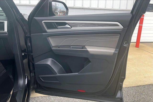 2022 Volkswagen Atlas Cross Sport 2.0T SE w/Technology