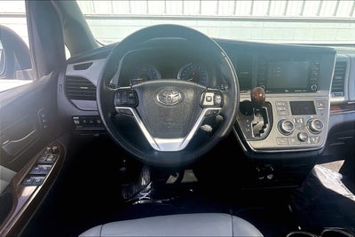2019 Toyota Sienna Limited Premium