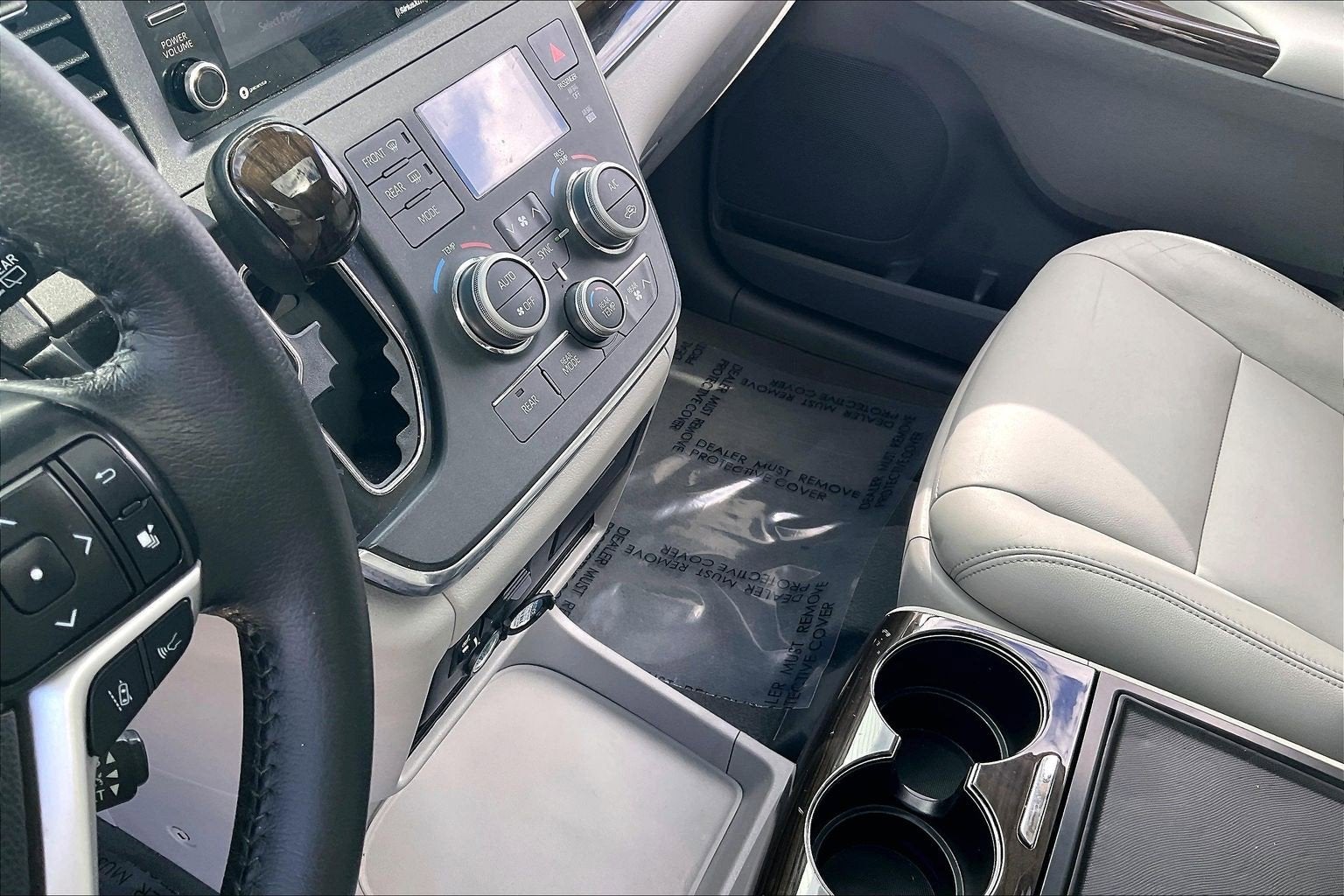 2019 Toyota Sienna XLE