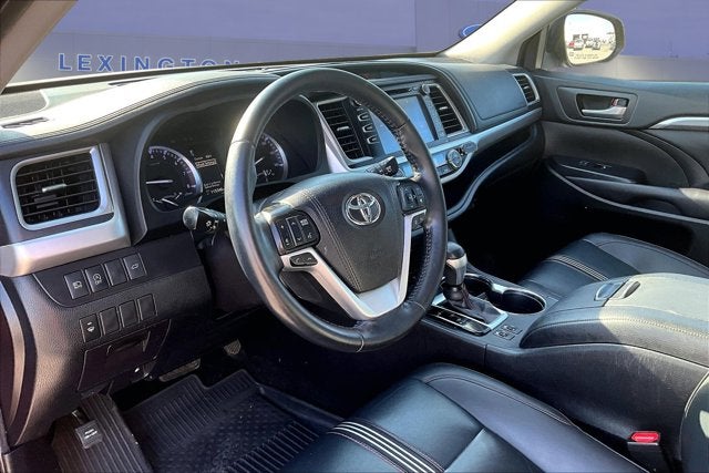 2019 Toyota Highlander SE