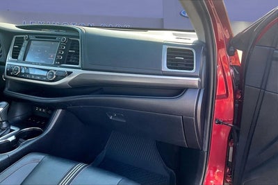 2019 Toyota Highlander SE