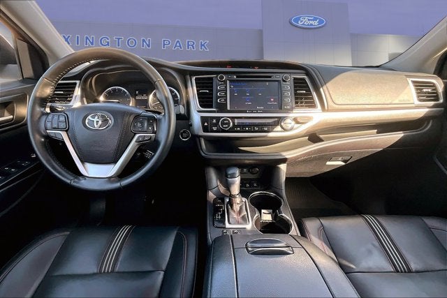 2019 Toyota Highlander SE