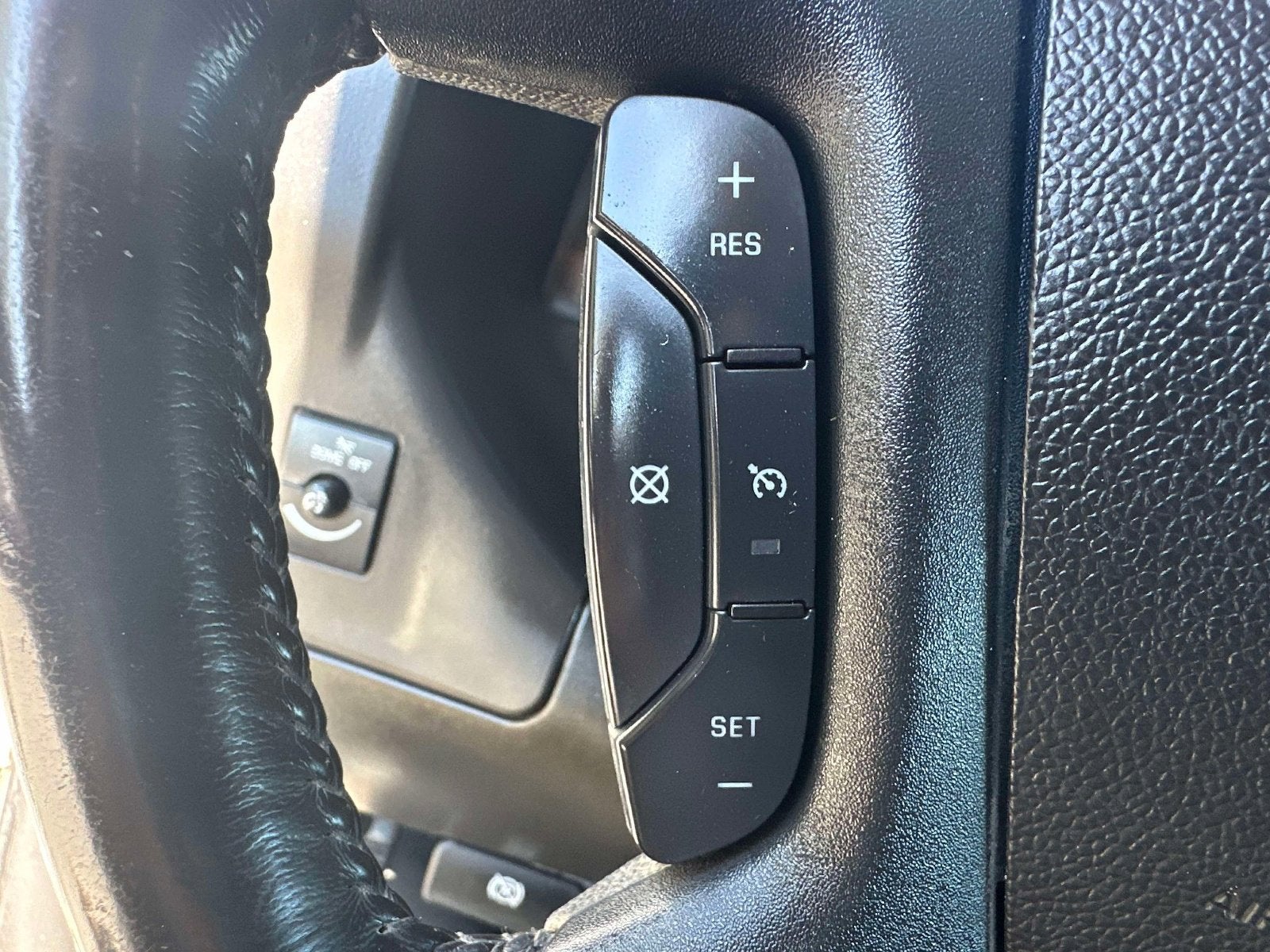 2023 Chevrolet Express Passenger 3500 1LS