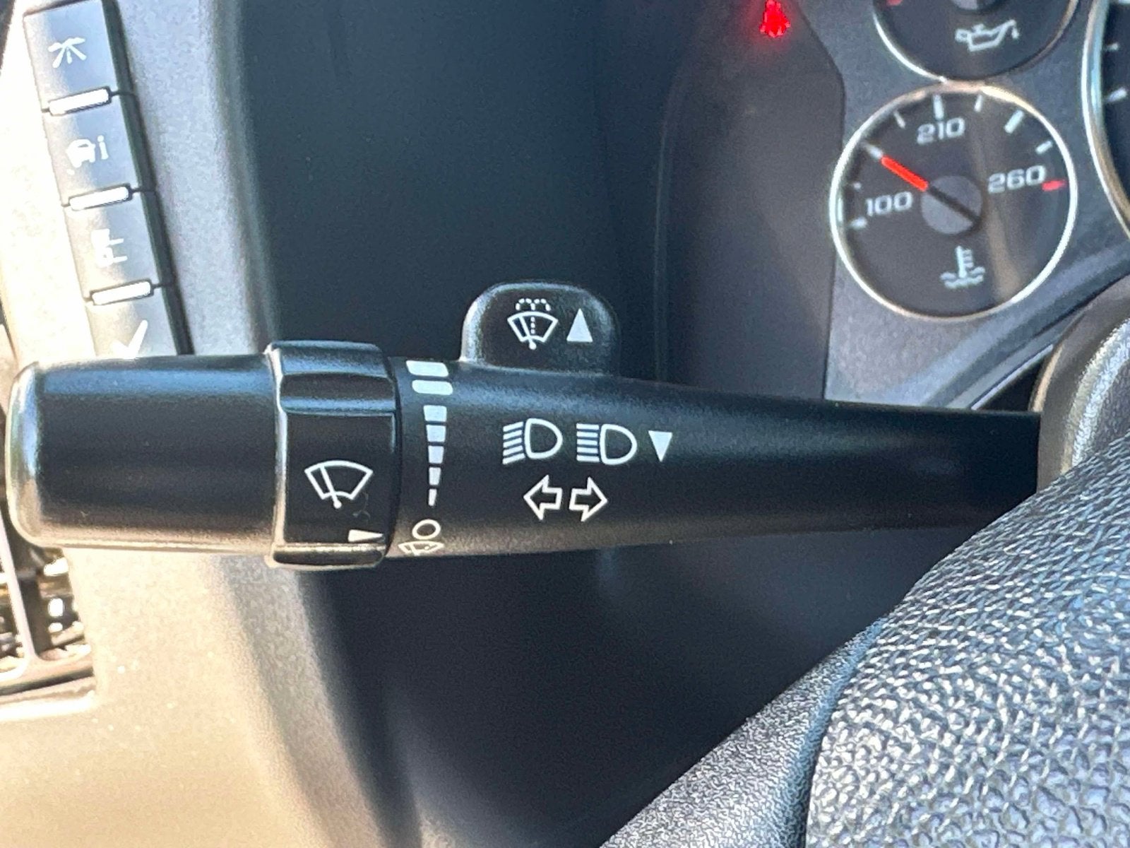 2023 Chevrolet Express Passenger 3500 1LS