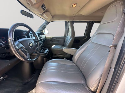 2023 Chevrolet Express Passenger 3500 1LS