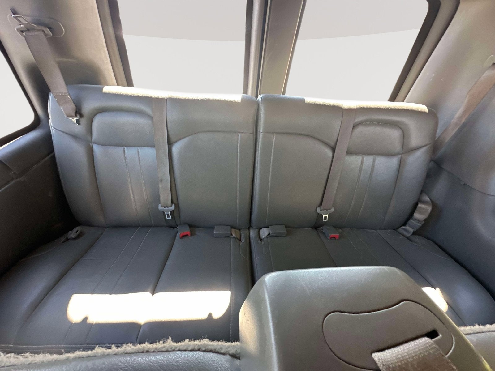 2023 Chevrolet Express Passenger 3500 1LS