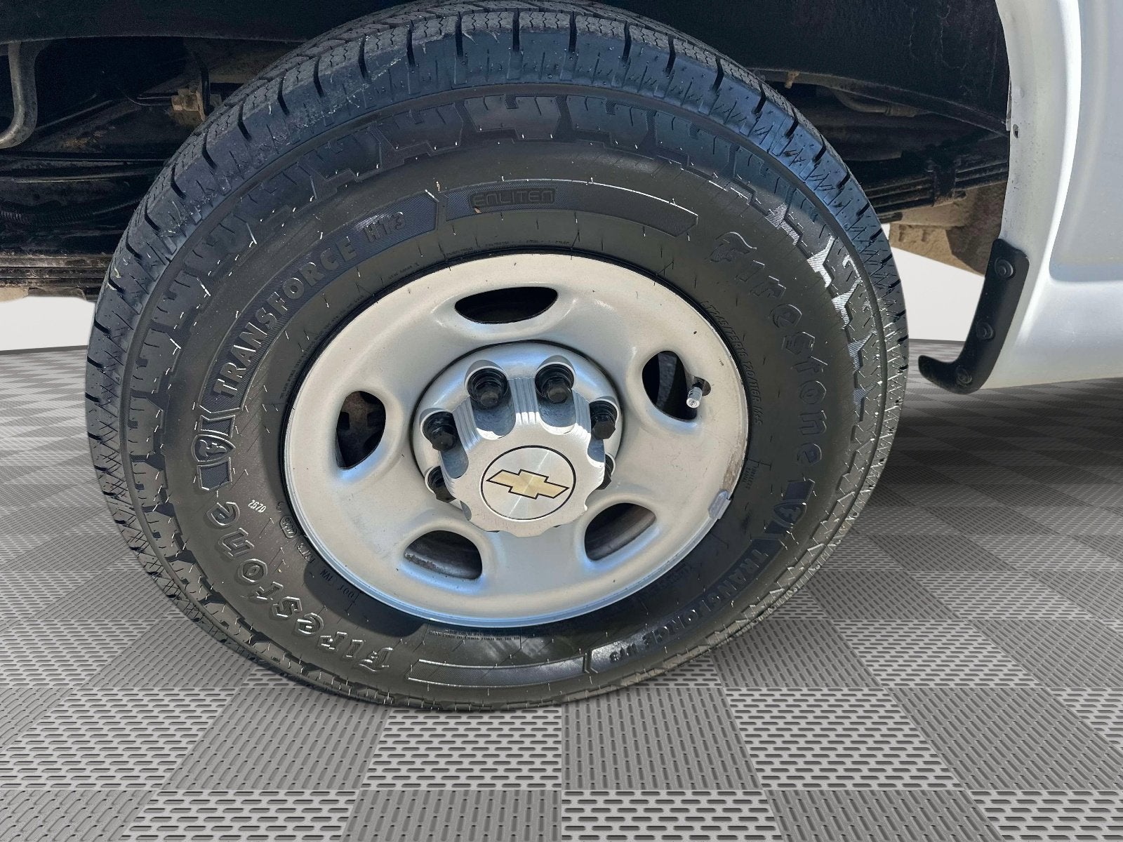 2023 Chevrolet Express Passenger 3500 1LS