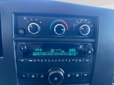 2023 Chevrolet Express Passenger 3500 1LS