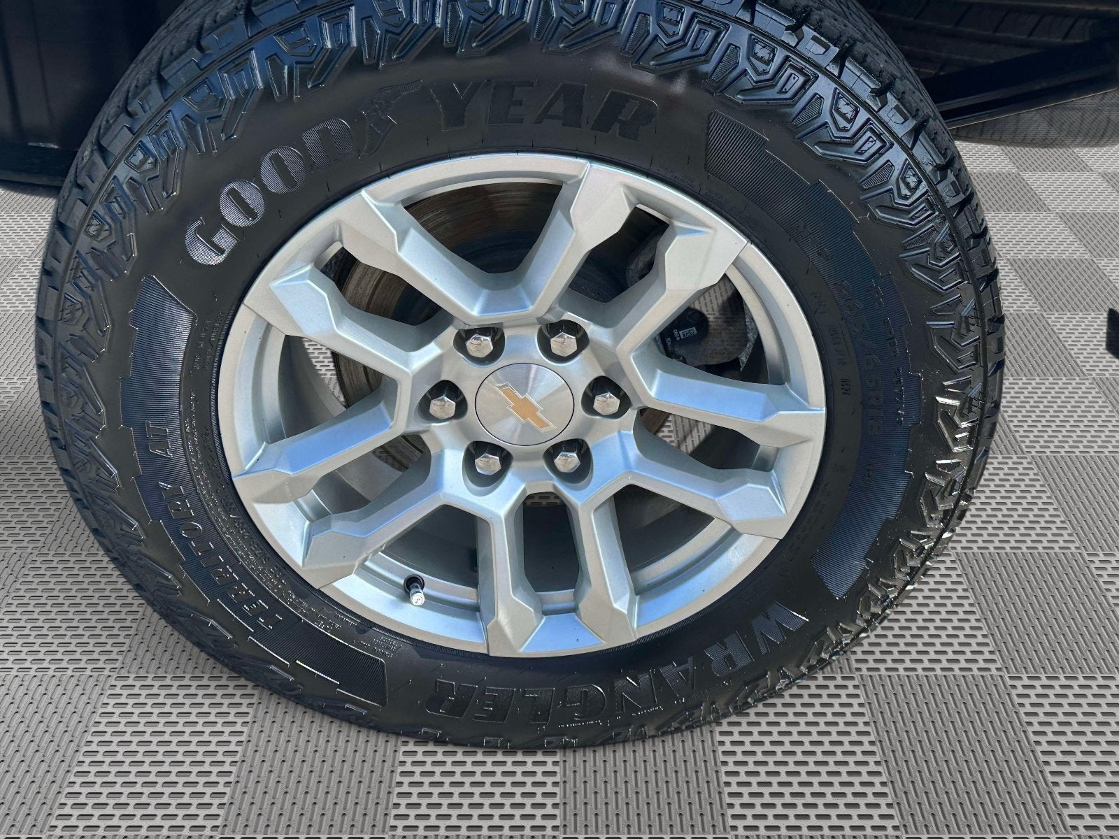 2024 Chevrolet Silverado 1500 LT (2FL)