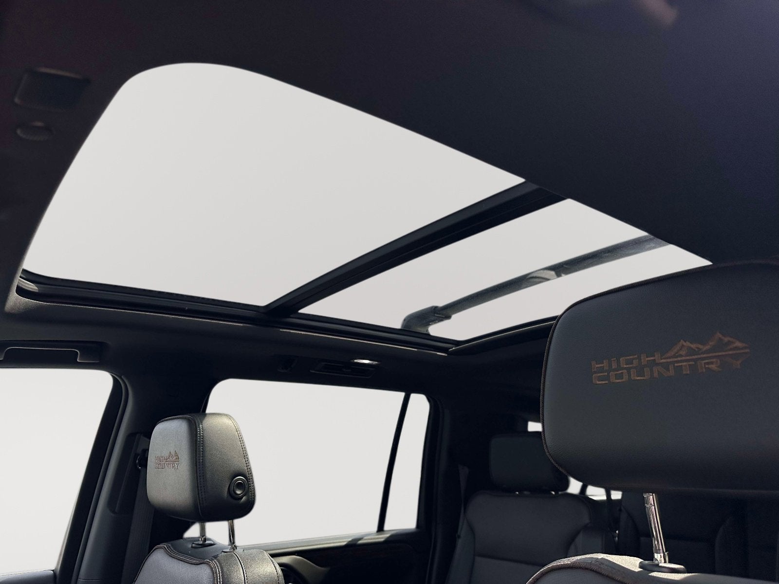 2022 Chevrolet Suburban High Country