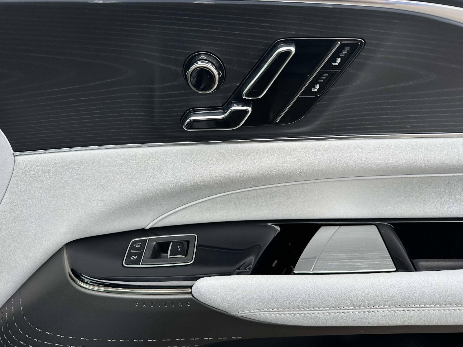 2024 Cadillac LYRIQ Sport 1