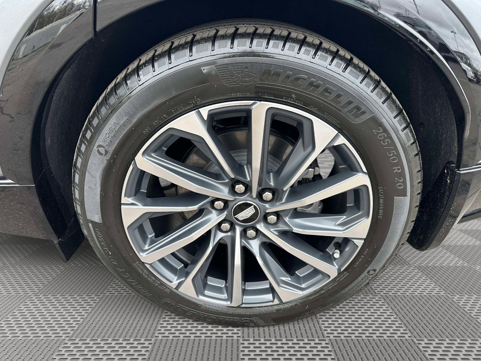 2024 Cadillac LYRIQ Sport 1