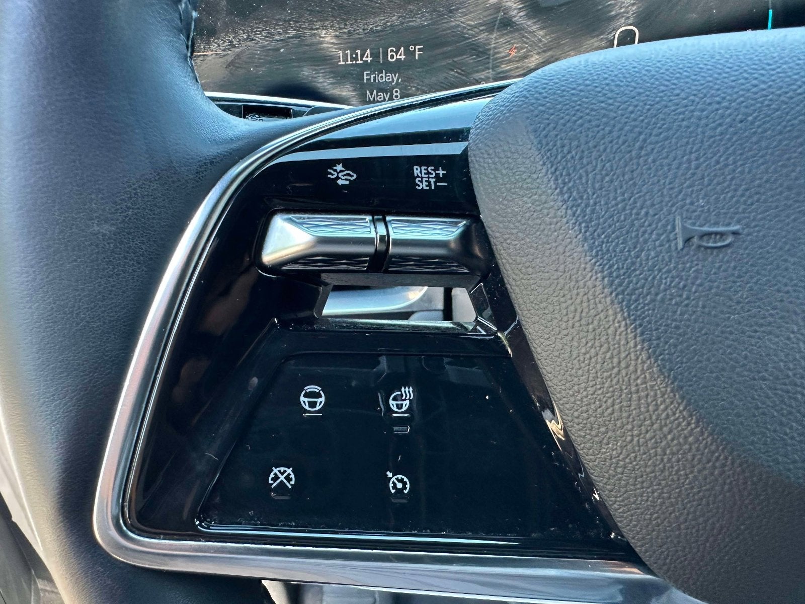 2024 Cadillac LYRIQ Sport 2
