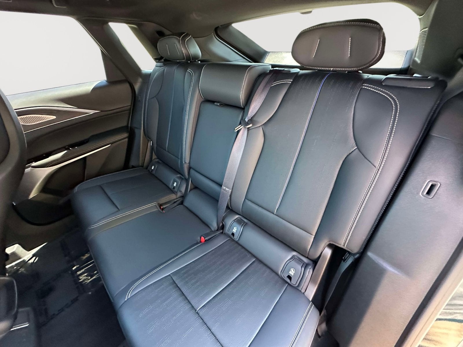 2024 Cadillac LYRIQ Sport 2