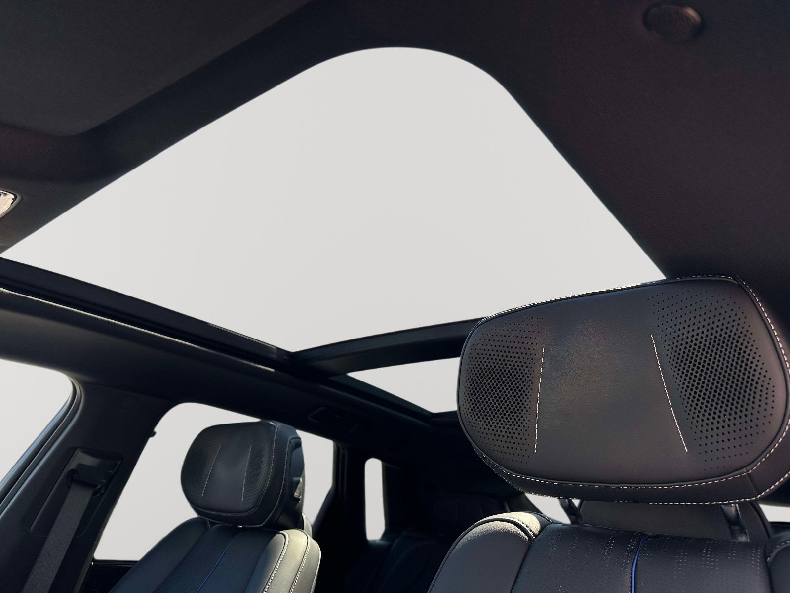 2024 Cadillac LYRIQ Sport 2