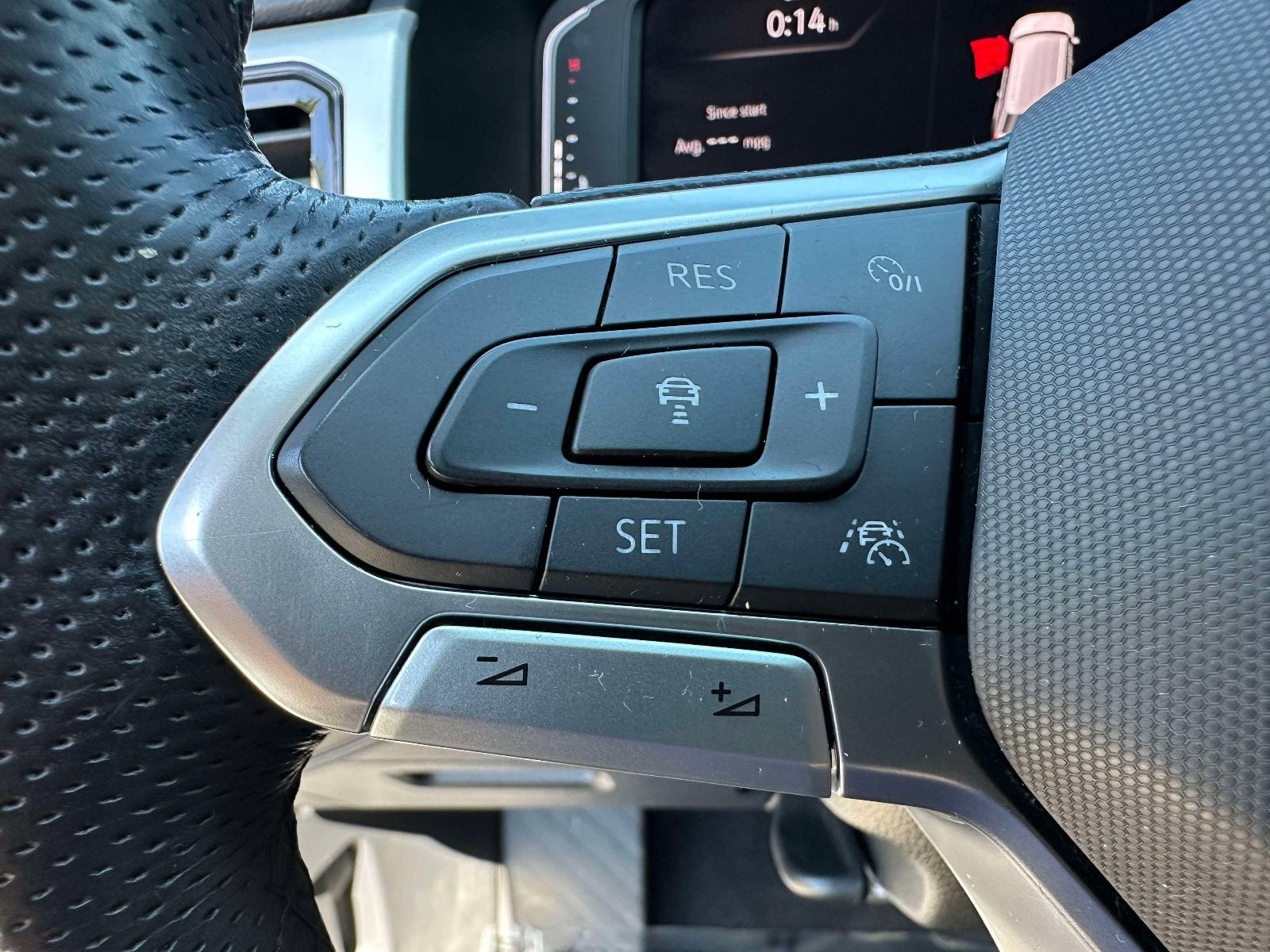 2023 Volkswagen Atlas 3.6L V6 SEL R-Line Black