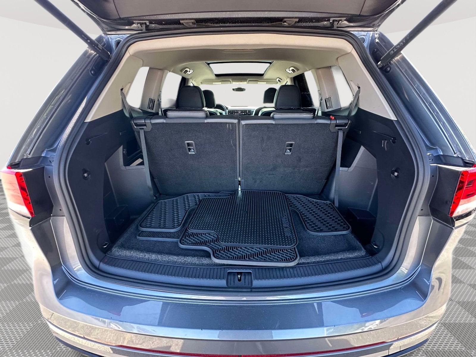 2023 Volkswagen Atlas 3.6L V6 SEL R-Line Black