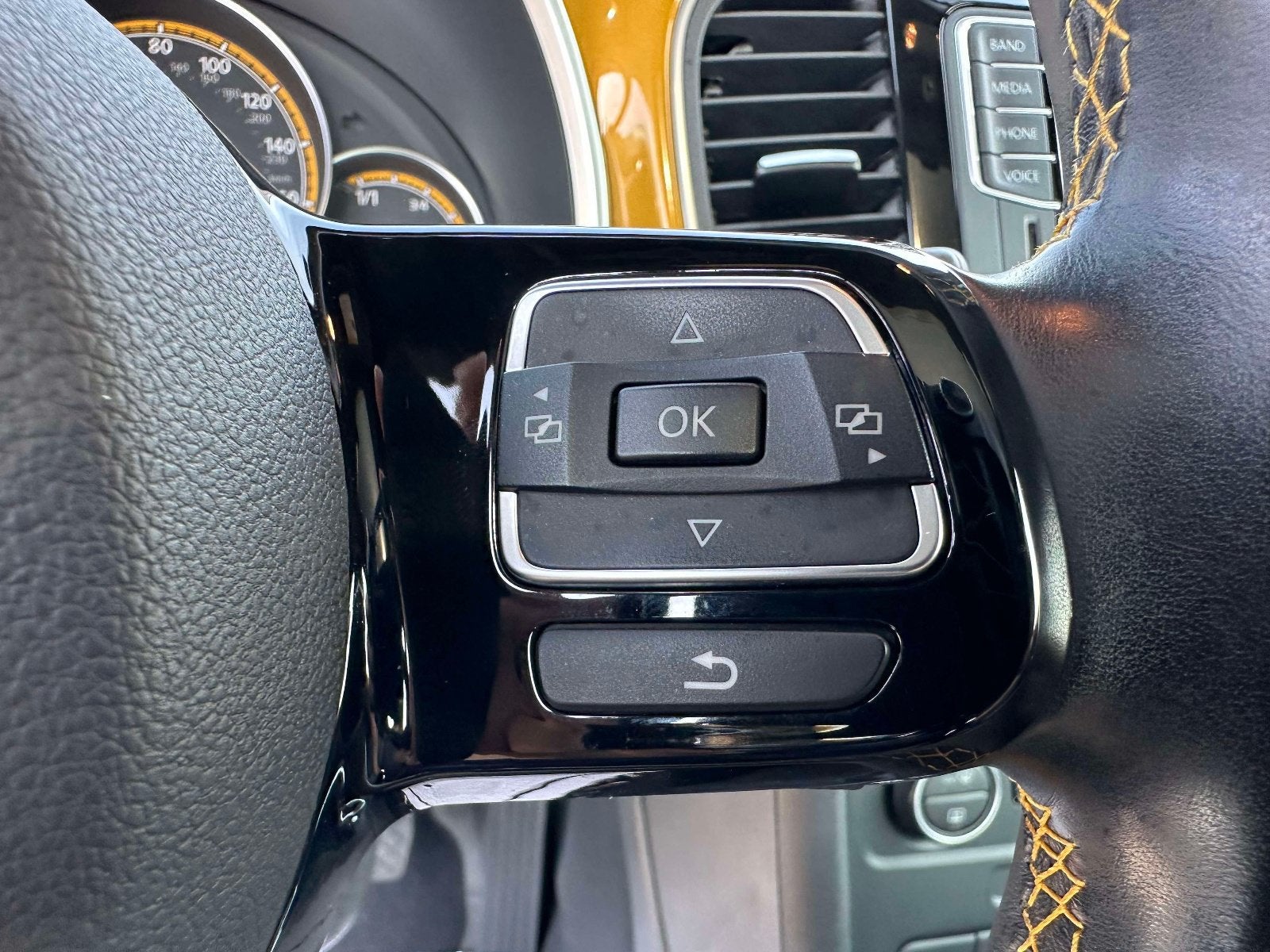 2016 Volkswagen Beetle 1.8T Dune