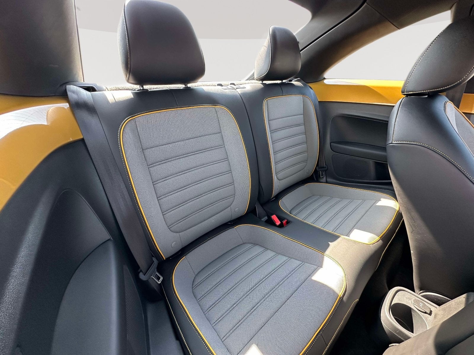2016 Volkswagen Beetle 1.8T Dune
