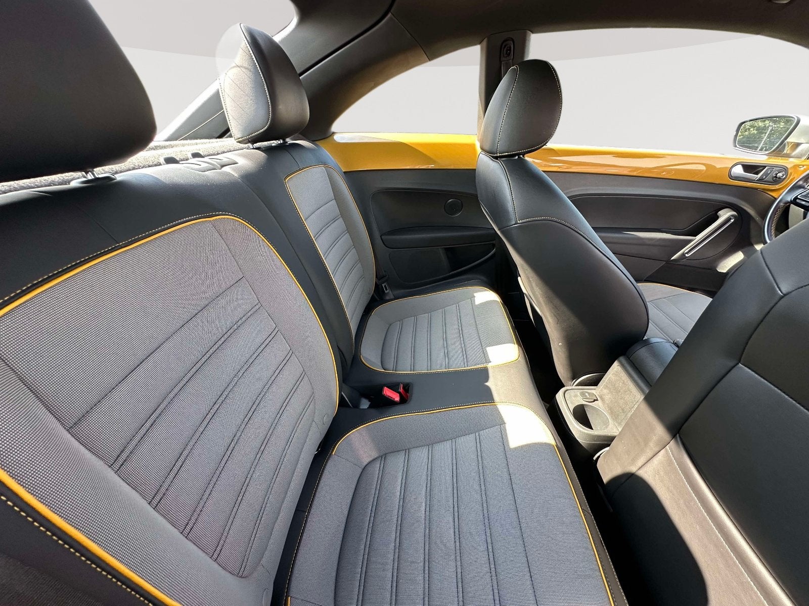 2016 Volkswagen Beetle 1.8T Dune