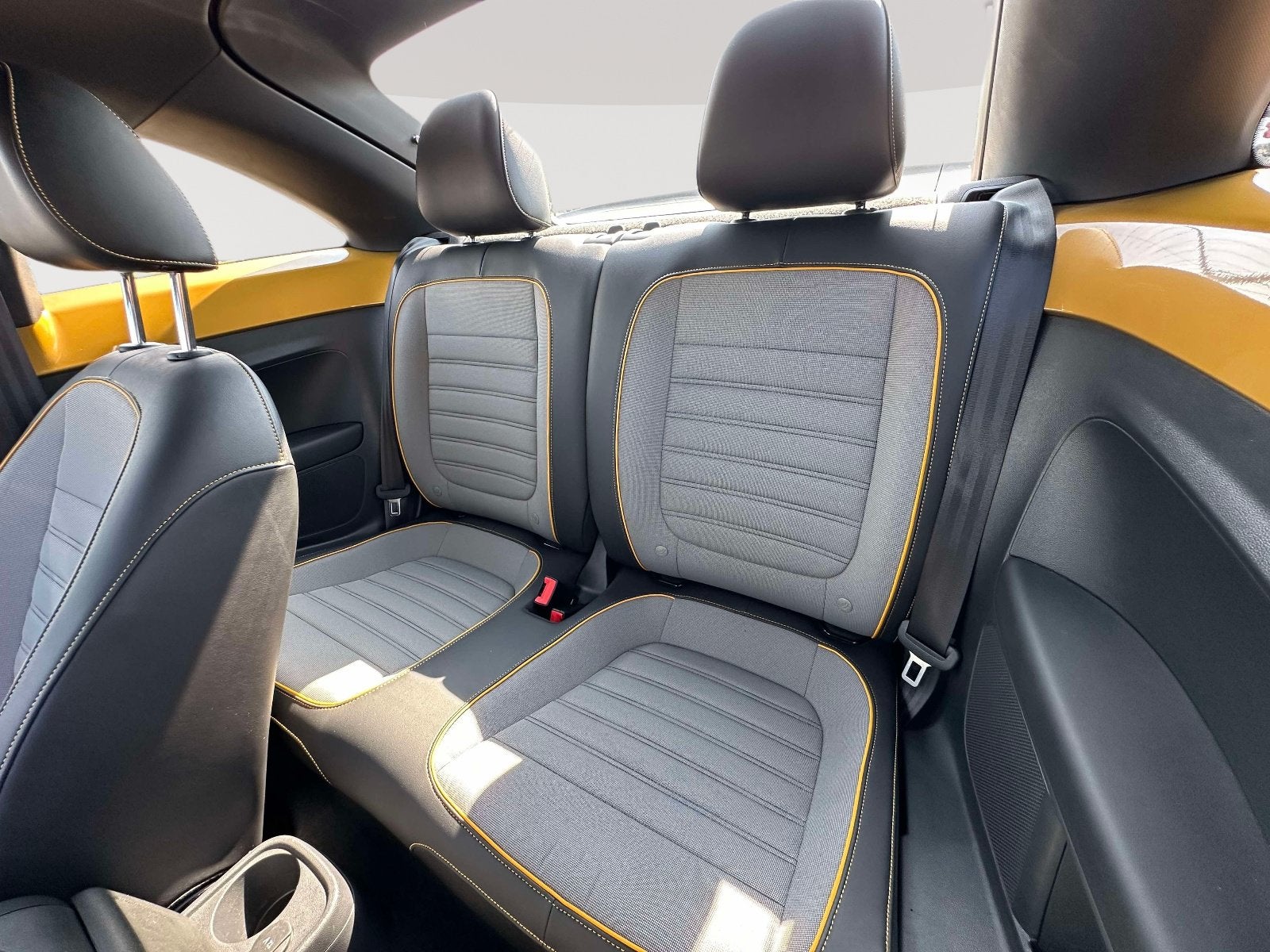 2016 Volkswagen Beetle 1.8T Dune