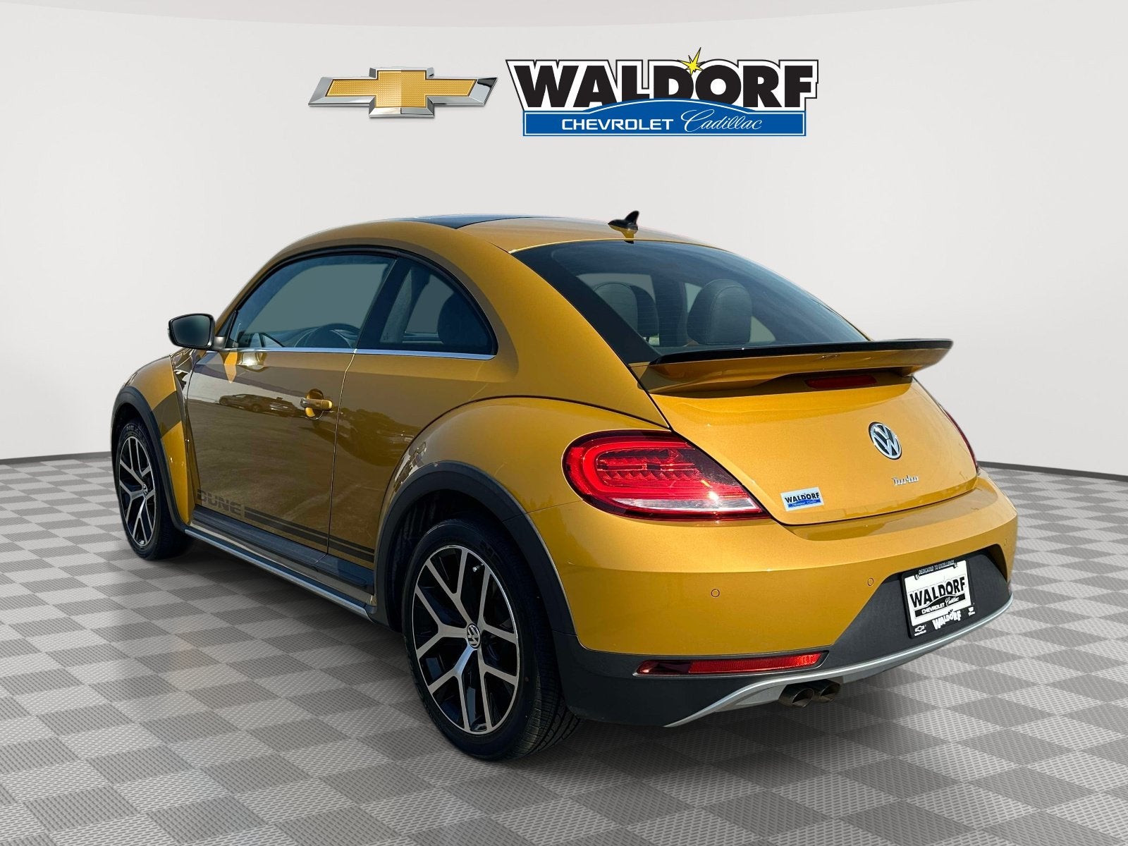 2016 Volkswagen Beetle 1.8T Dune